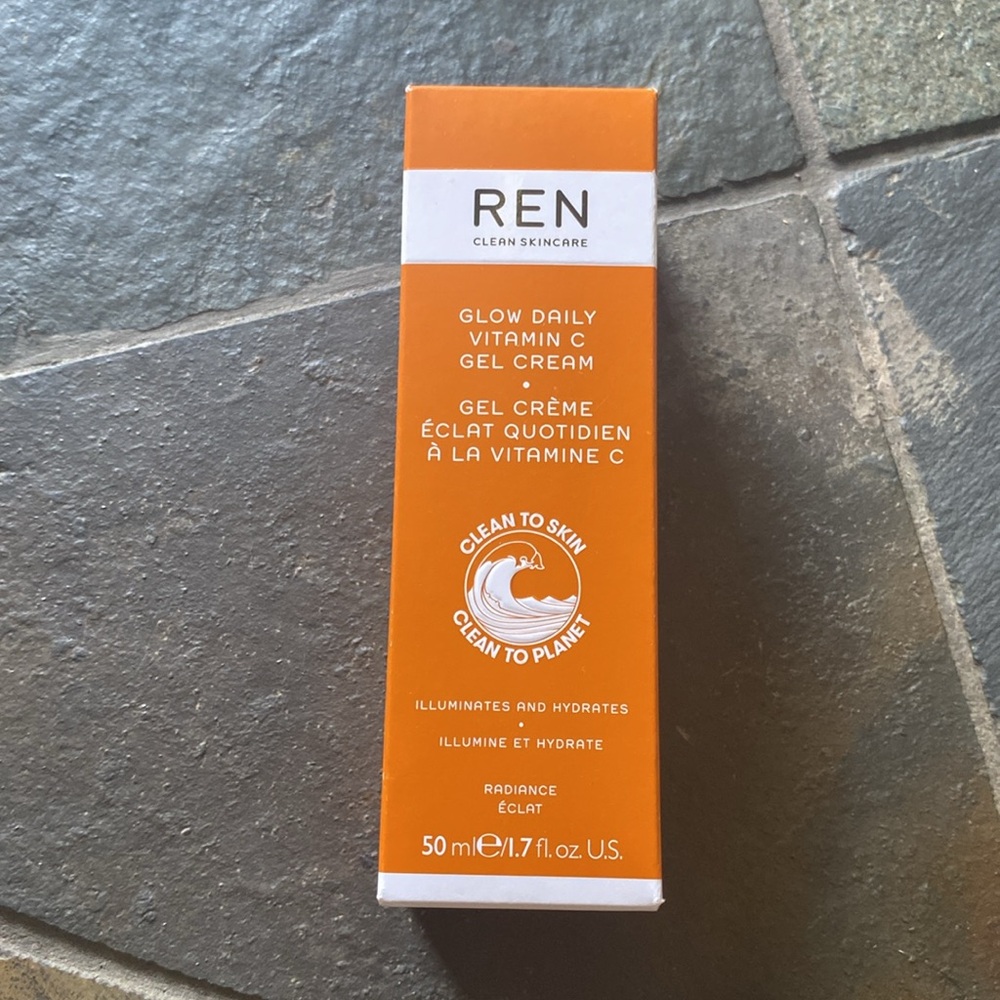 REN Radiance Glow Daily Vitamin C Gel Cream - Picture 4 of 4